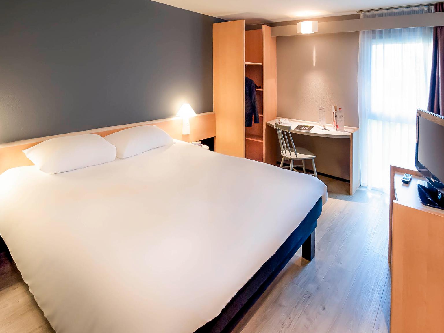 ibis Nantes Saint-Herblain - Hôtel, 345 Boulevard Marcel ...