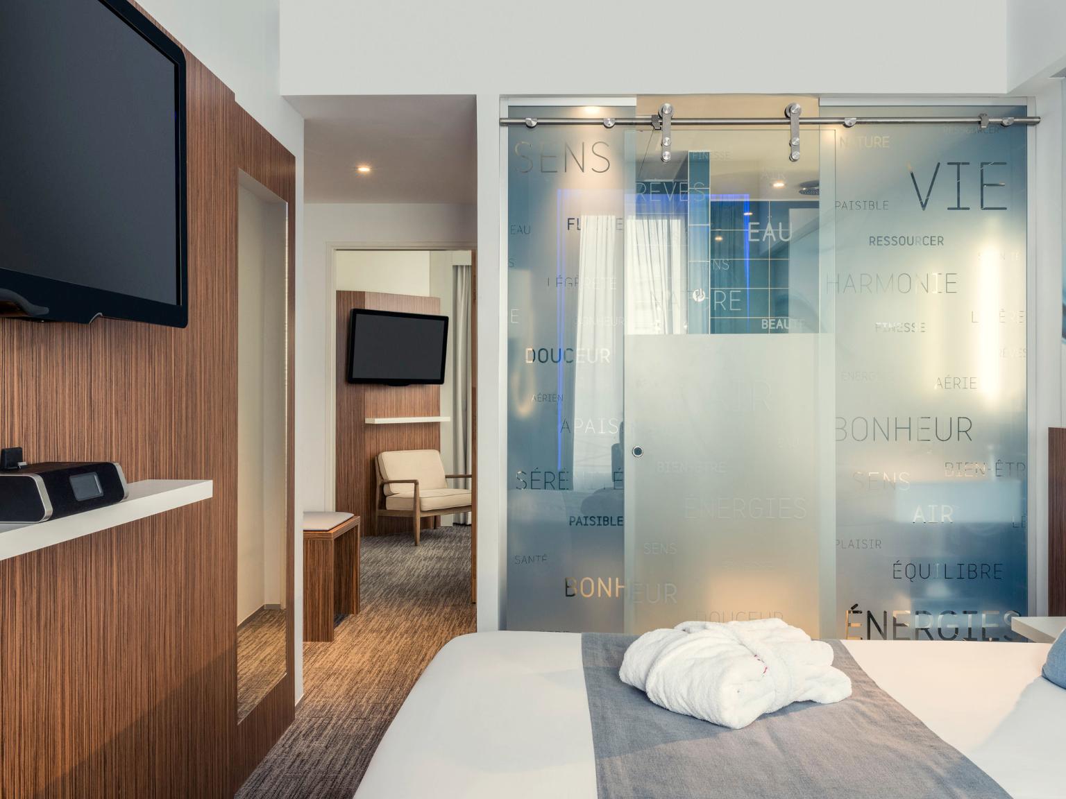 Hôtel Mercure Paris Gare du Nord La Fayette Hôtel, 175 rue la Fayette 75010 Paris Adresse Hôtel Mercure Paris Gare du Nord La Fayette Hôtel, 175 rue la Fayette 75010 Paris Adresse