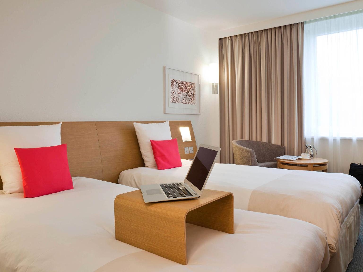 Novotel Paris Est 1 Avenue De La République 93170 Bagnolet Novotel Paris Est - Hôtel, 1 Avenue de la Republique 93170 Bagnolet