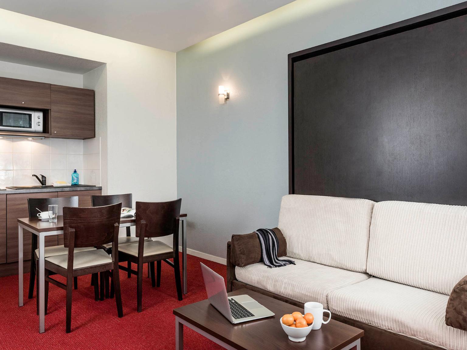 Aparthotel Adagio access Paris Porte de Charenton Hôtel, 203 rue de Paris 94220 Charentonle Aparthotel Adagio access Paris Porte de Charenton Hôtel, 203 rue de Paris 94220 Charentonle