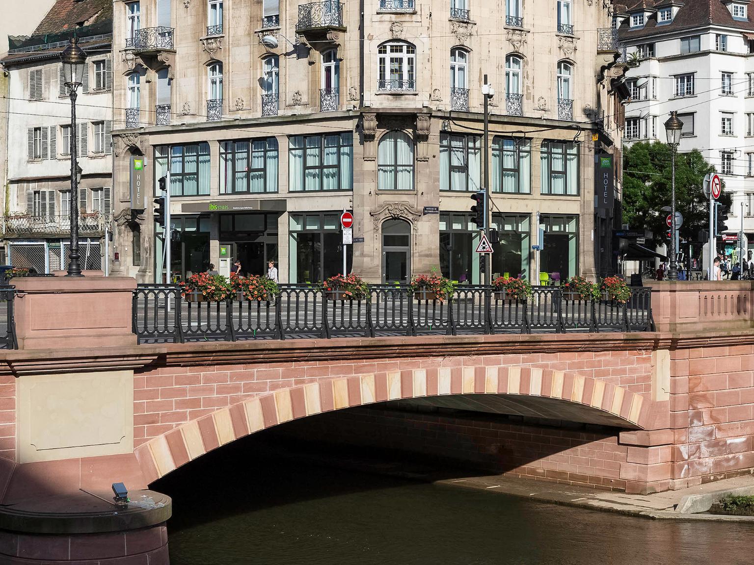 Hotel Ibis Strasbourg Centre Petite France Strasbourg Francia Hotel Ibis Strasbourg Centre Petite France Strasbourg Francia