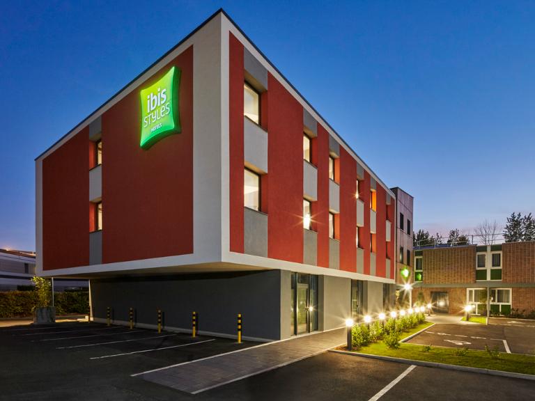 ibis Styles Évry Lisses Hôtel, 8 Rue Du Bois Chaland