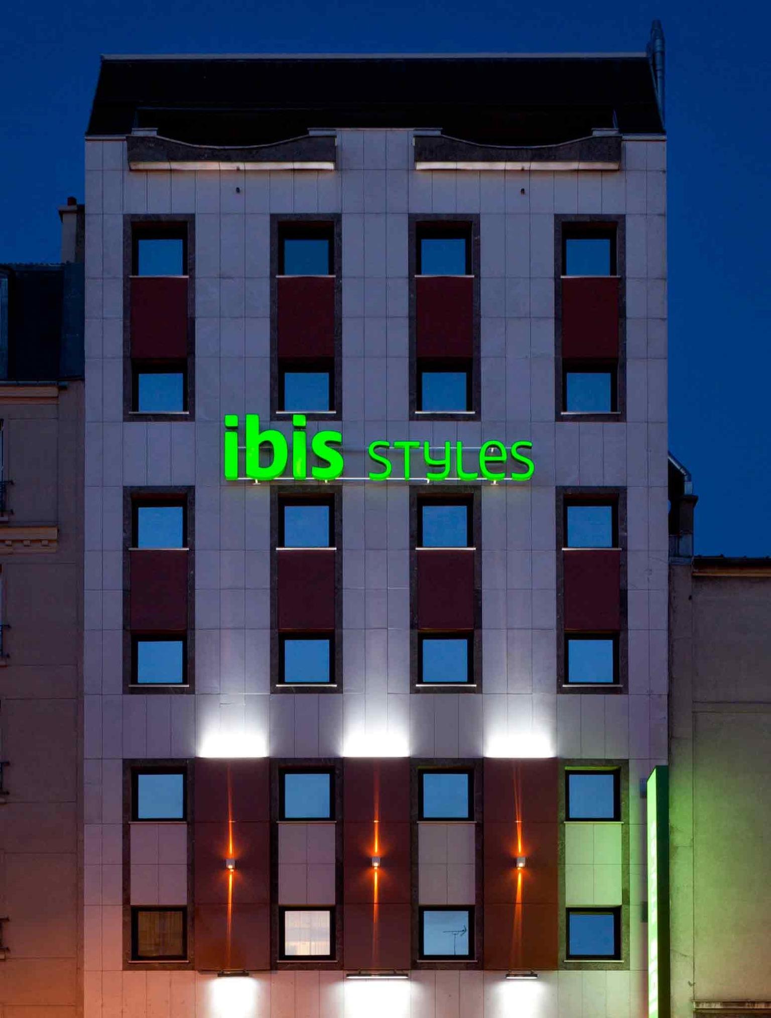 ibis Styles Paris Porte d'Orleans - Hôtel, 41 avenue aristide Briand ...