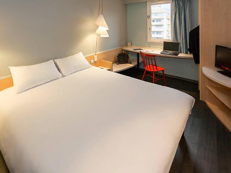 Ibis Styles Perpignan Centre Gare - Hôtel, 16, Cours Lazare Escarguel