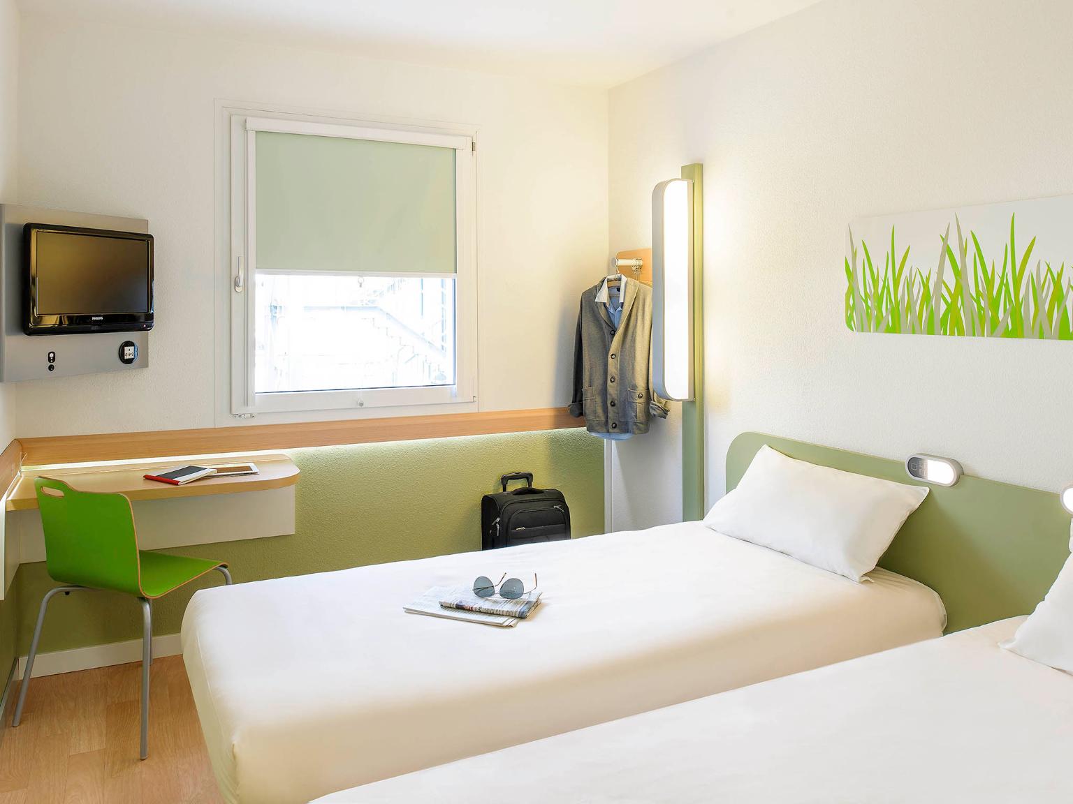 ibis budget Toulouse Cité de l'Espace 1 Hôtel, ZAC de la grande plaine 3 Avenue Jean Gonord ibis budget Toulouse Cité de l'Espace 1 Hôtel, ZAC de la grande plaine 3 Avenue Jean Gonord