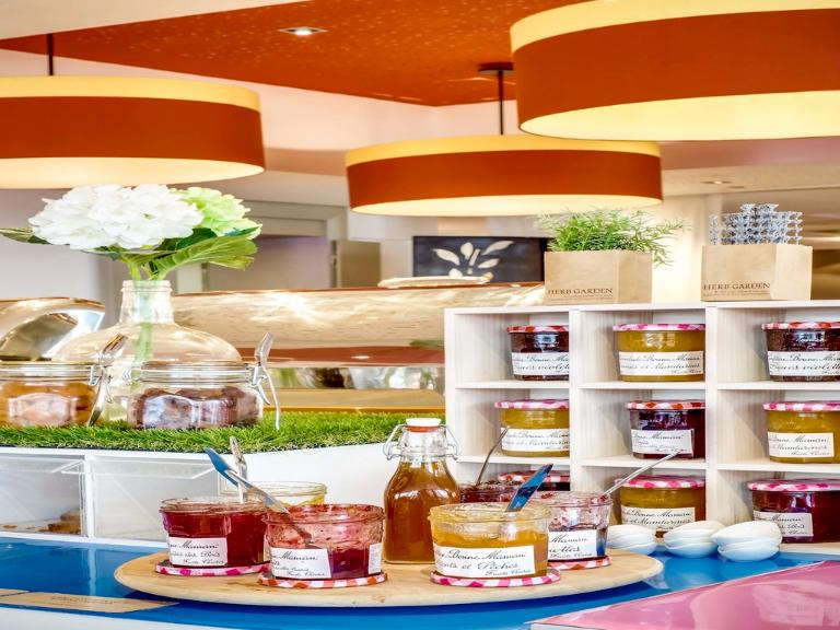 Novotel Paris Sud Porte de Charenton - Hôtel, 3-5 place des Marseillais