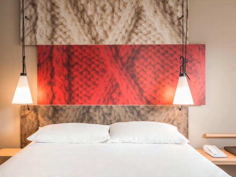 ibis Saint-Étienne - La Terrasse - Hôtel, 35, Place ...