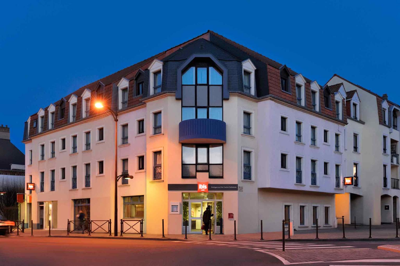 ibis Boulogne sur Mer Centre Cathedrale - Hôtel, 62 rue Porte Neuve