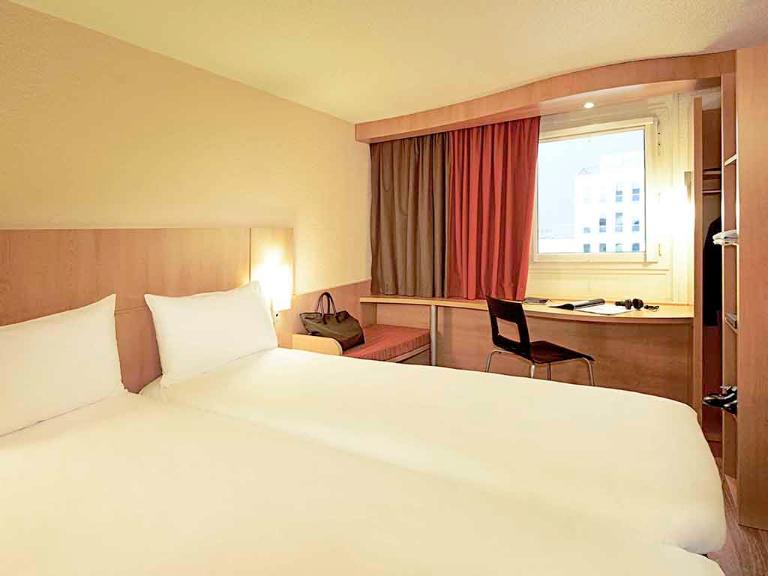 ibis Tours Centre Gare - Hôtel, 1 Rue Maurice Genest 37000 ...