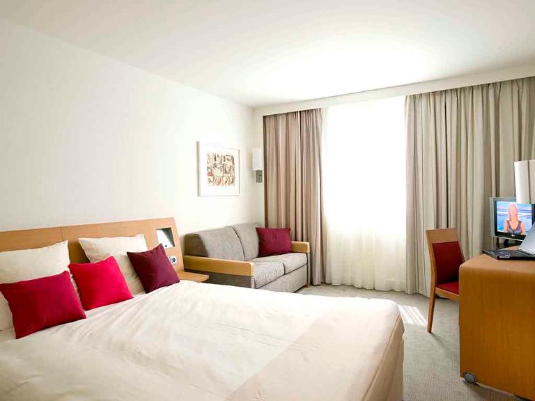 Novotel Paris Est 1 Avenue De La République 93170 Bagnolet Novotel Paris Est - Hôtel, 1 Avenue de la Republique 93170 Bagnolet