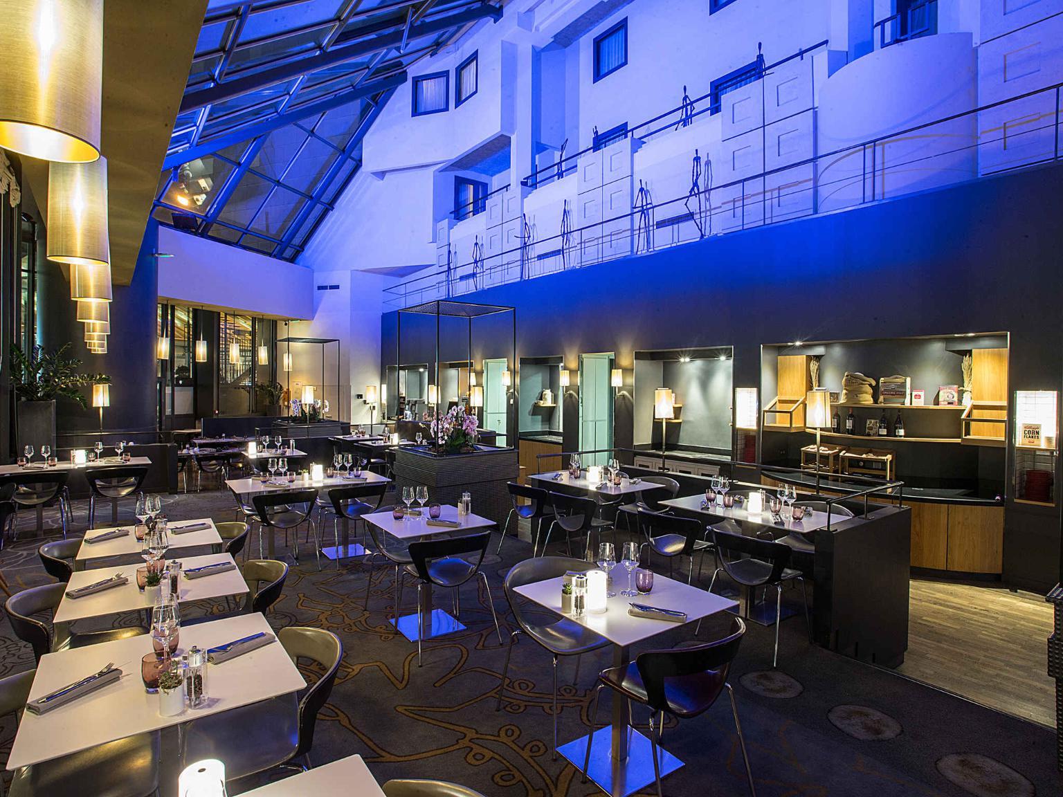 Novotel Paris Les Halles Hôtel, 8 Place Marguerite de Navarre 75001